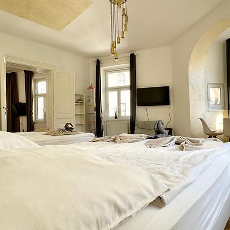 Premium Apartment Located At The Famous Vienna Kutschkermarkt ภายนอก รูปภาพ