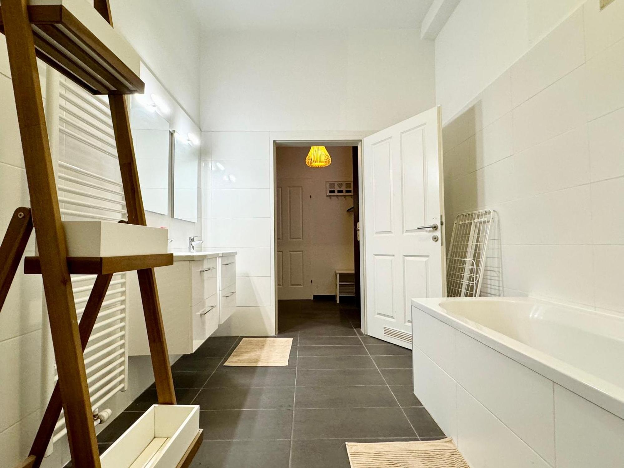 Premium Apartment Located At The Famous Vienna Kutschkermarkt ภายนอก รูปภาพ