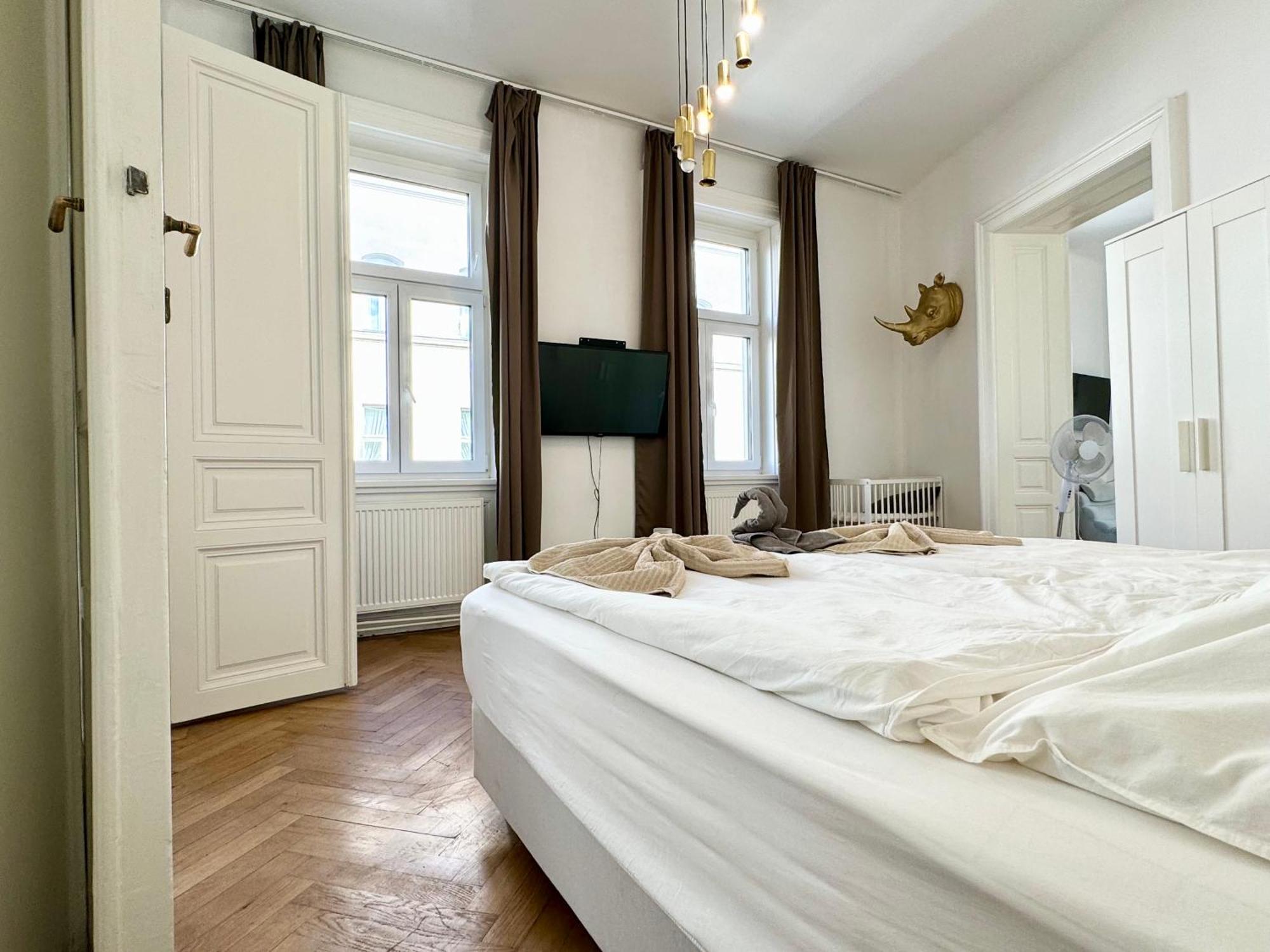 Premium Apartment Located At The Famous Vienna Kutschkermarkt ภายนอก รูปภาพ