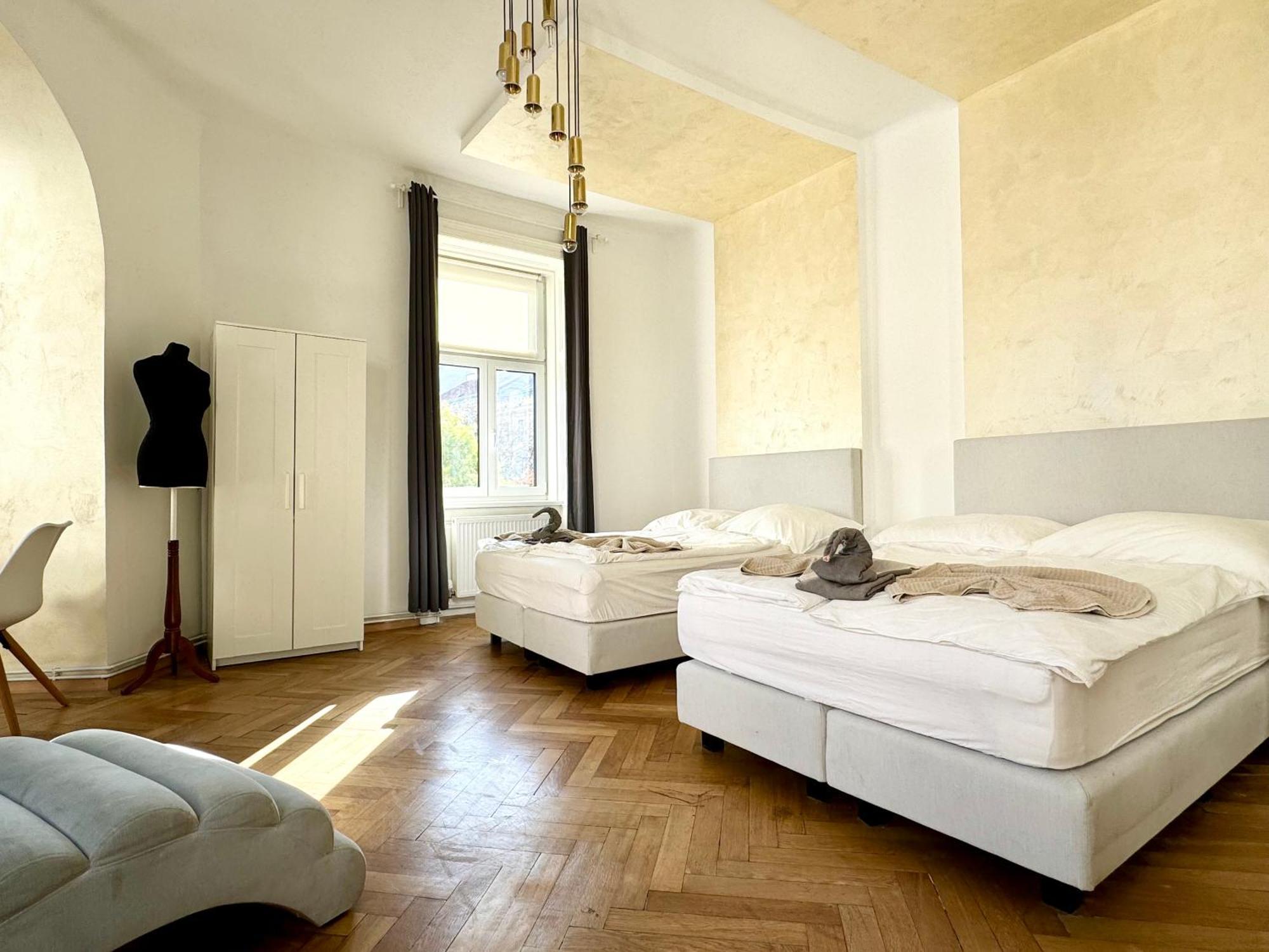Premium Apartment Located At The Famous Vienna Kutschkermarkt ภายนอก รูปภาพ