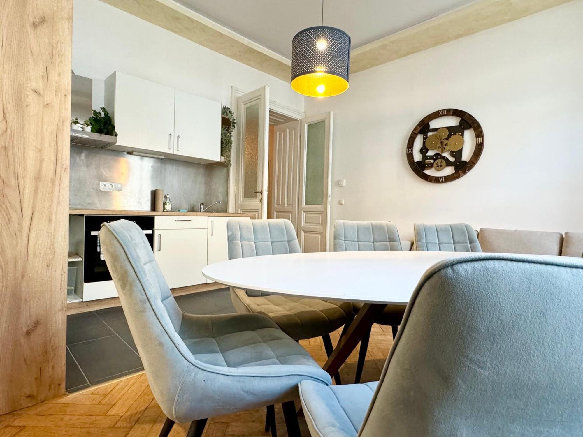 Premium Apartment Located At The Famous Vienna Kutschkermarkt ภายนอก รูปภาพ